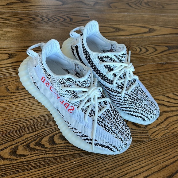 Yeezy Boost 350 V2 Zebra - Picture 1 of 5